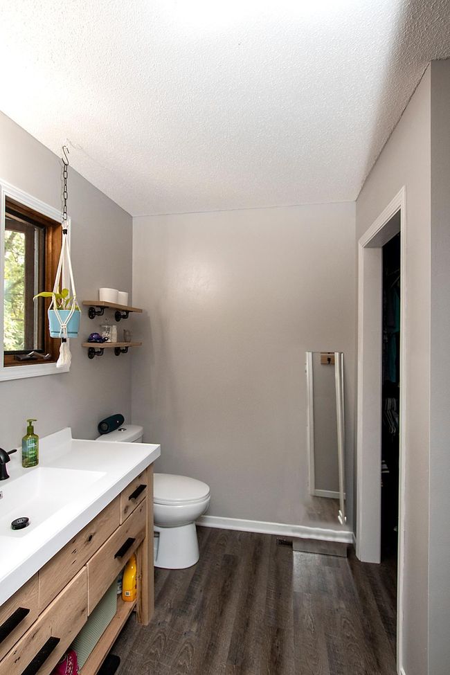 bathroom - owners | Image 15
