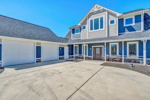 1075 Golf View Ct, Huddleston, VA, 24104-4284 | Card Image