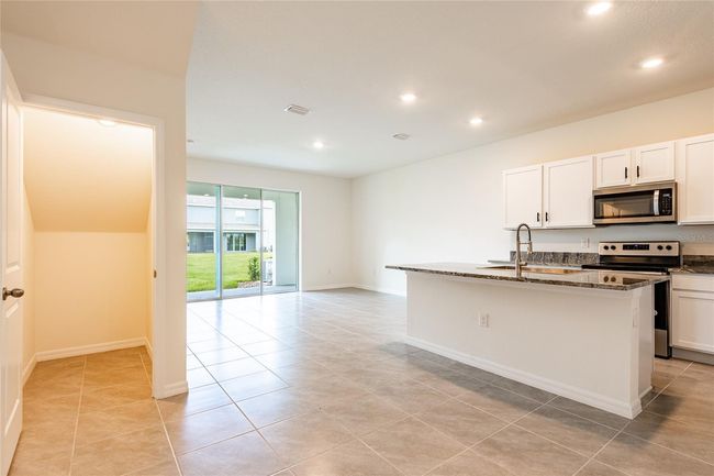 33063 Tulip Petal Ln, Townhouse with 3 bedrooms, 3 bathrooms and null parking in WESLEY CHAPEL FL | Image 12