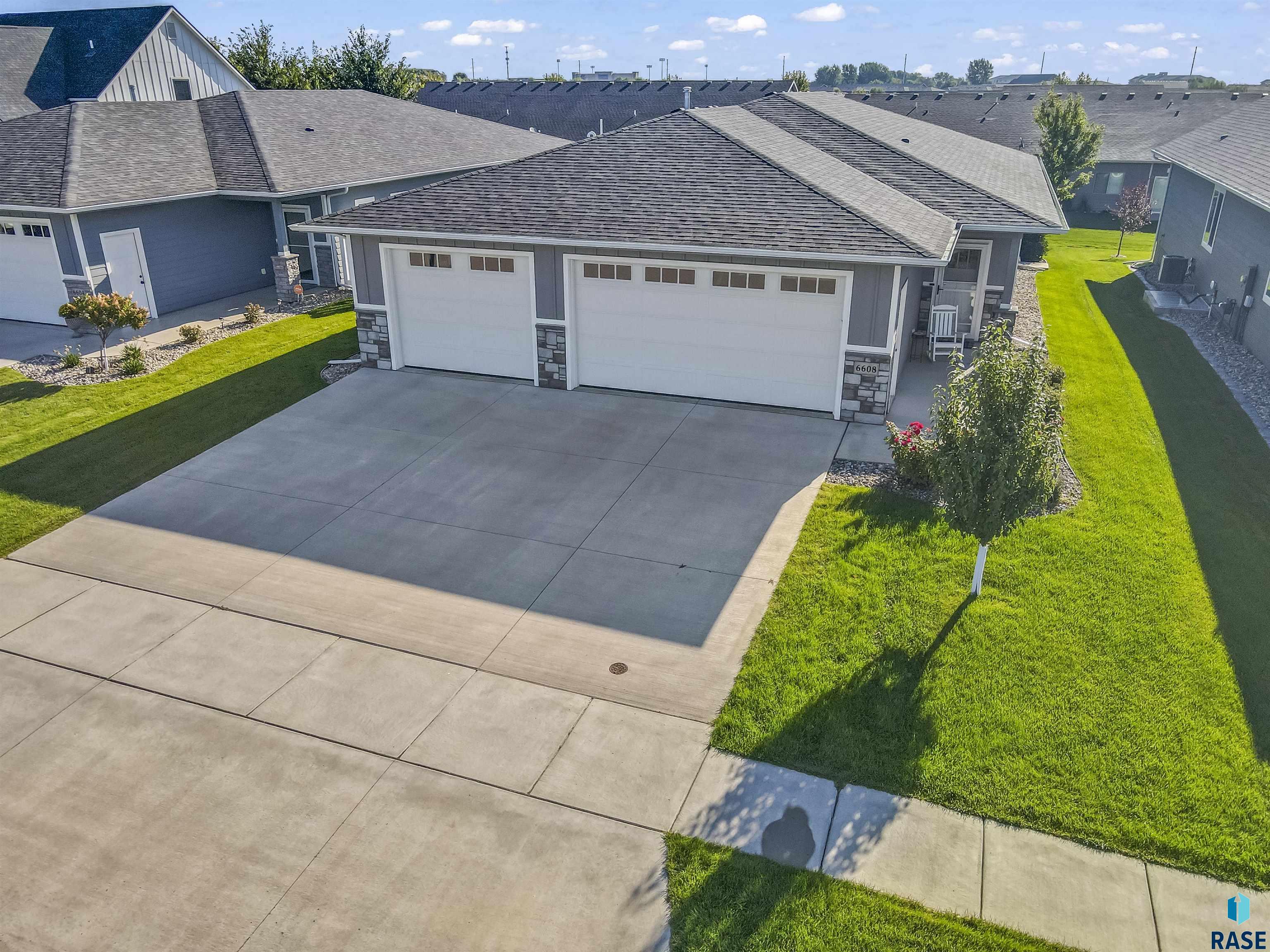 Laguna Cir, Sioux Falls, SD 57108