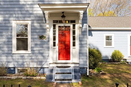 8 Contentment Pl, Dedham, MA, 02026-3033 | Card Image