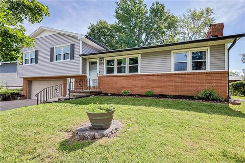 1109 Safari Dr, Saint Joseph, MO, 64506-2542 | Card Image
