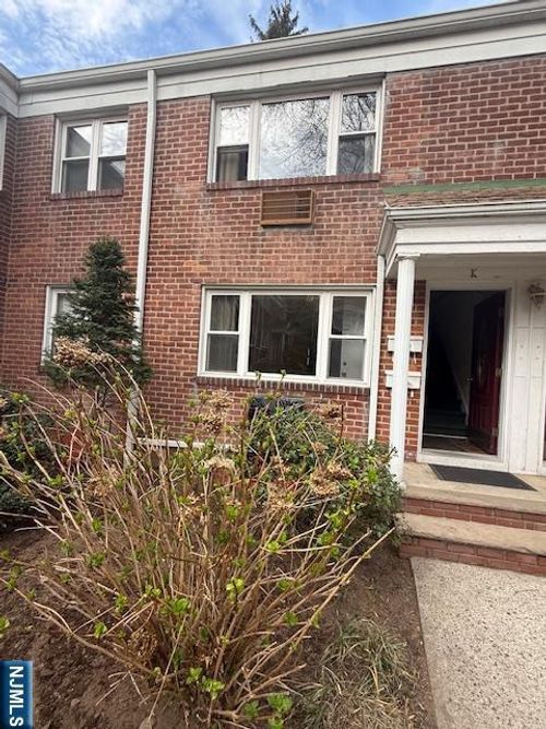 180 Hillside Ave, Leonia, NJ, 07605-1668 | Card Image