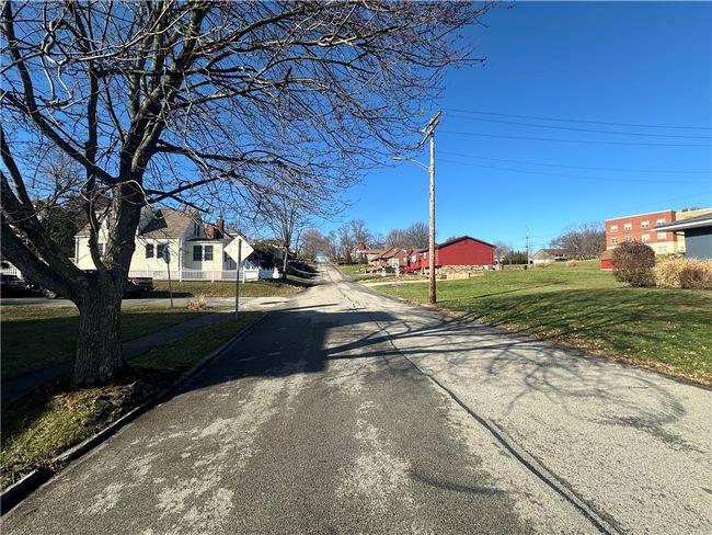 809 Arthur Ave, House other with 3 bedrooms, 1 bathrooms and 2 parking in Scottdale PA | Image 10