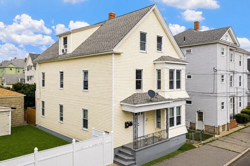 115 Thompson St, New Bedford, MA, 02740-3219 | Card Image