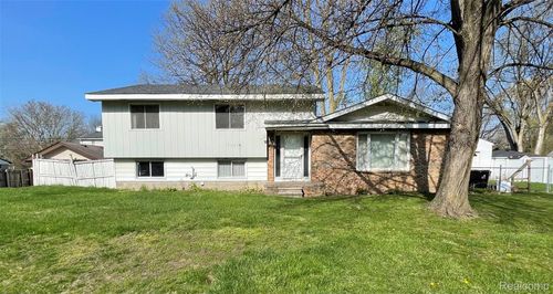 21773 Rockwell St, Farmington Hills, MI, 48336-5749 | Card Image