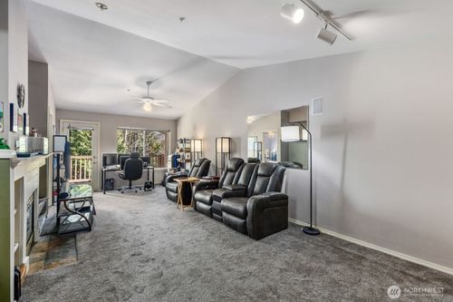 cc302-11501 7th Ave W, Everett, WA, 98204-5980 | Card Image