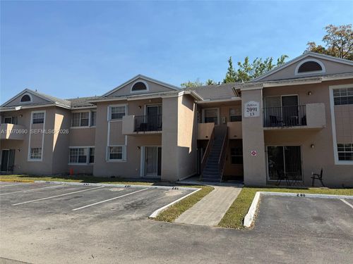 13e-2091 Nw 96th Ter, Pembroke Pines, FL, 33024-3039 | Card Image