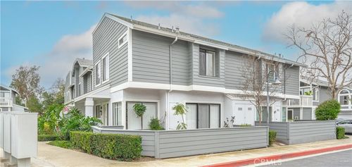 305 Huntington, Irvine, CA, 92620-5729 | Card Image