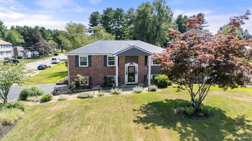 43 Arapahoe Rd, Bellingham, MA, 02019-1238 | Card Image