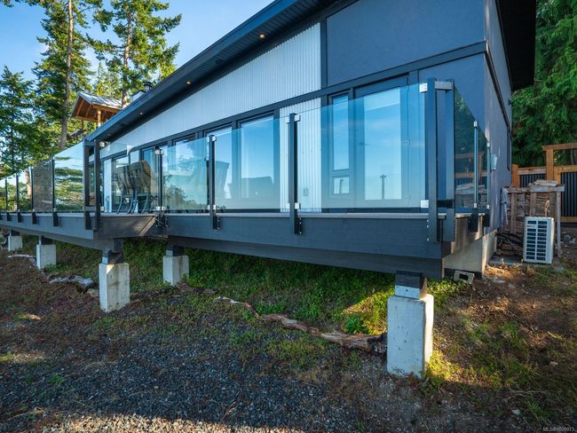 1380 Reef Rd, House other with 2 bedrooms, 4 bathrooms and 6 parking in Nanoose Bay BC | Image 52