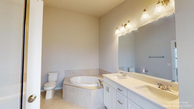 Primary Suite Bathroom | Image 20