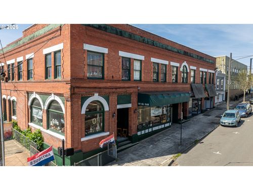 635 Virginia Ave, North Bend, OR, 97459-3425 | Card Image