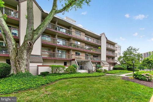 n203-7400 Lakeview Dr, BETHESDA, MD, 20817-6456 | Card Image