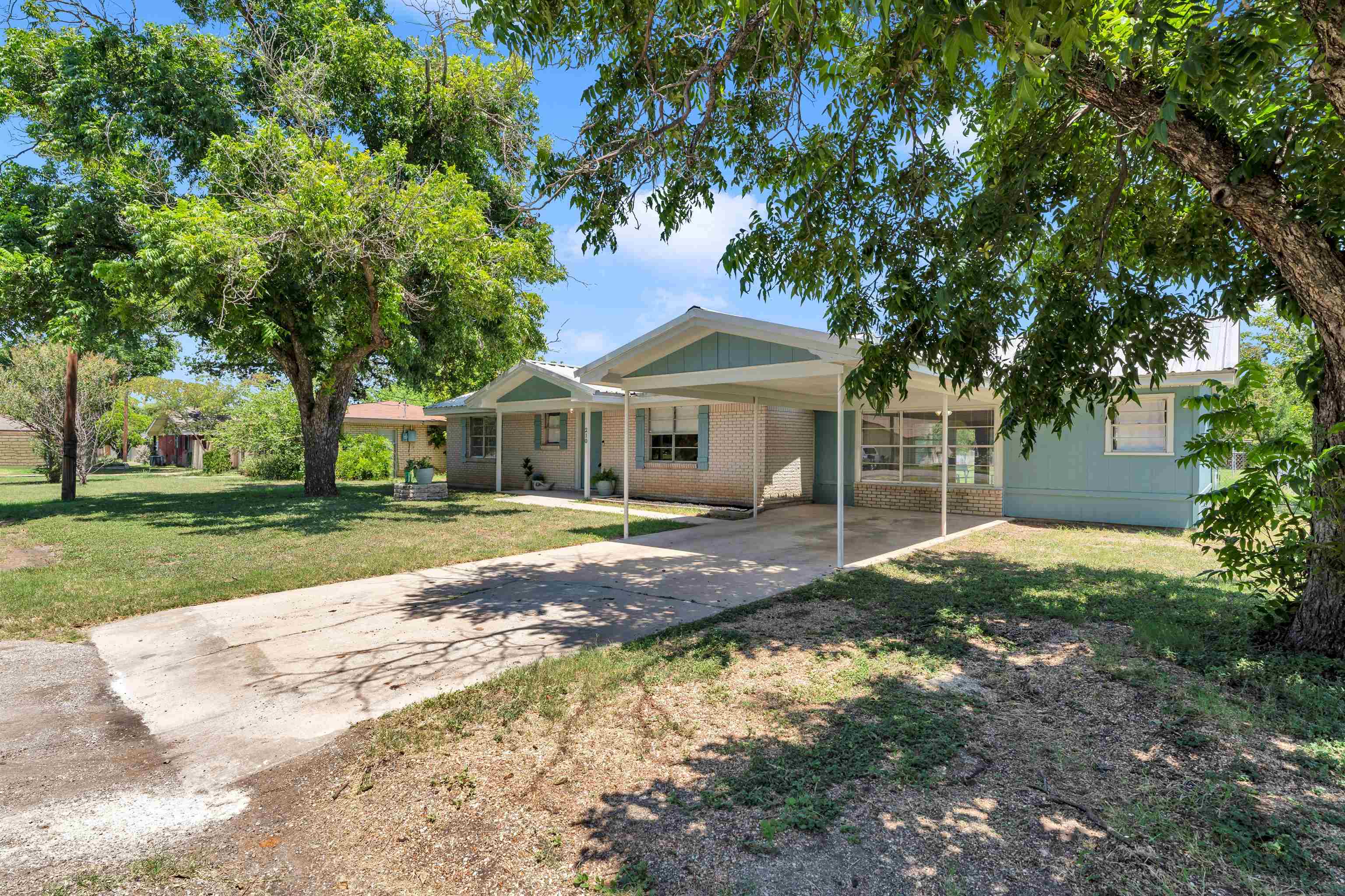 Residential in Highland Haven 4