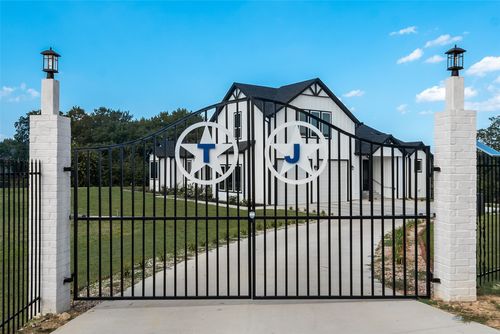 911 Old Gate Rd, Lakeside, TX, 76108-9475 | Card Image