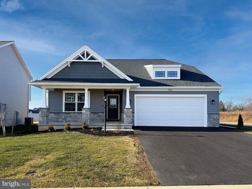 806 Greenwich Ln, SHIPPENSBURG, PA, 17257-8569 | Card Image