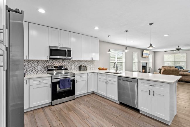 311 E Galveston St, House other with 3 bedrooms, 2 bathrooms and null parking in Giddings TX | Image 16