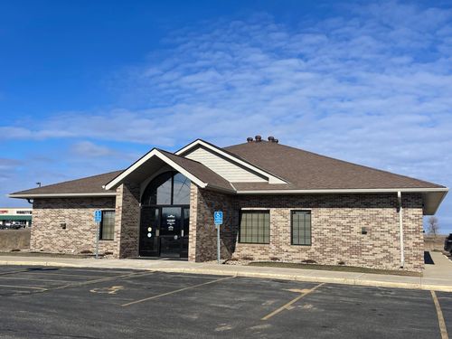 1205 Ryans Rd, Worthington, MN, 56187-1722 | Card Image