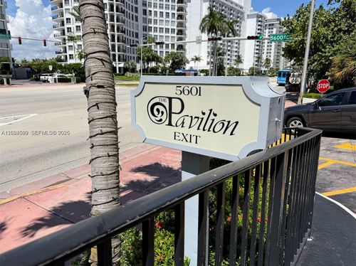 607-5601 Collins Ave, Miami Beach, FL, 33140-2456 | Card Image