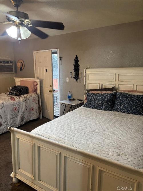8514 Smallwood Ave, Downey, CA, 90240-2136 | Card Image