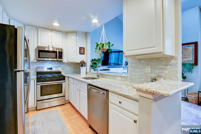 179 Riverwalk Way, Townhouse with 2 bedrooms, 3 bathrooms and null parking in Clifton NJ | Image 10