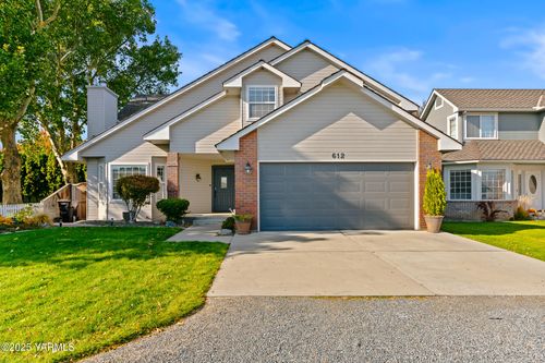 612 N 44th Ave, Yakima, WA, 98908-2678 | Card Image