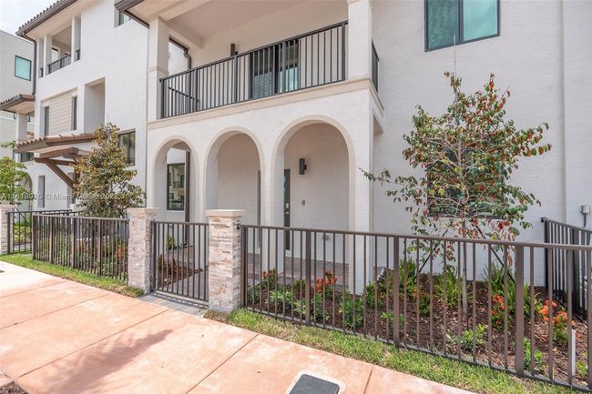 0 - 4263 Nw 83rd Ave, Townhouse with 3 bedrooms, 2 bathrooms and null parking in Doral FL | Image 2