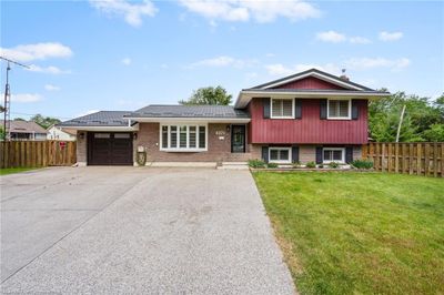 8371 Ares Crt, House other with 4 bedrooms, 2 bathrooms and 6 parking in Niagara Falls ON | Image 2