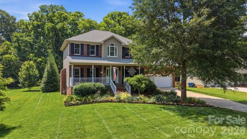 8513 Middleton Cir, Harrisburg, NC, 28075-8332 | Card Image