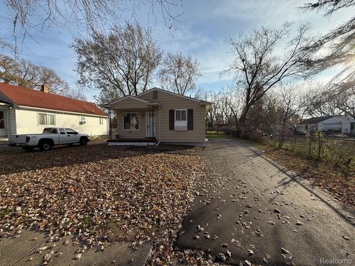 3220 Woodrow Ave, Flint, MI, 48506-3037 | Card Image