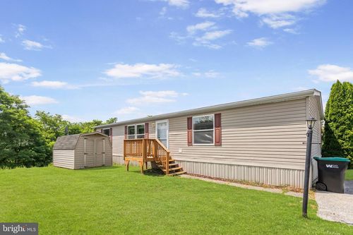 123 Broadwing Dr, HANOVER, PA, 17331-8103 | Card Image