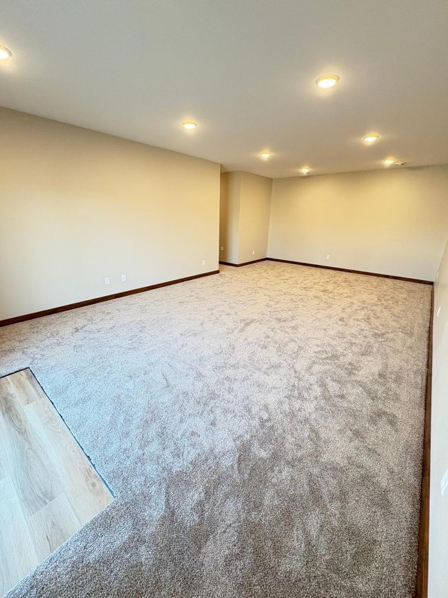 Family Room | Image 38