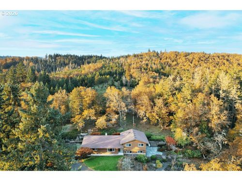 801 Colonial Rd, Roseburg, OR, 97471-9794 | Card Image
