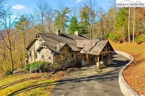 284 Lucky Leaf Ln, Vilas, NC, 28692-3006 | Card Image