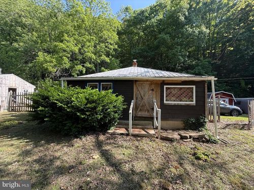 5994 Mount Freedom Dr, Circleville, WV, 26804-7518 | Card Image
