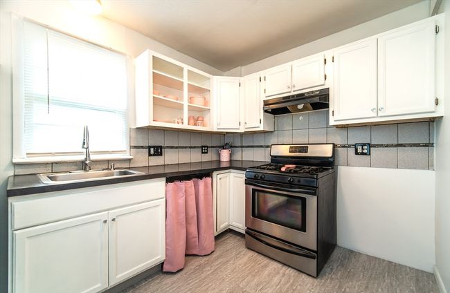 83 Armstrong St, House other with 2 bedrooms, 1 bathrooms and 3 parking in West Springfield MA | Image 8