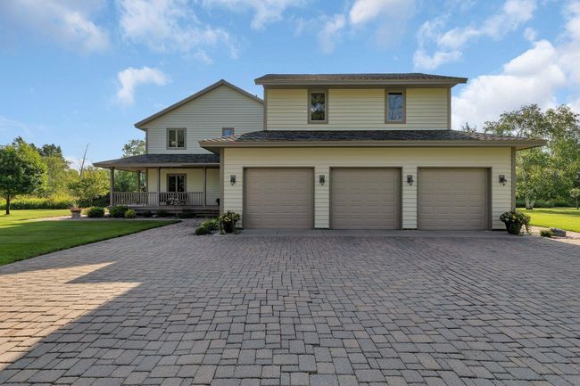 824 Main St W, House other with 4 bedrooms, 4 bathrooms and null parking in Saint Stephen MN | Image 61