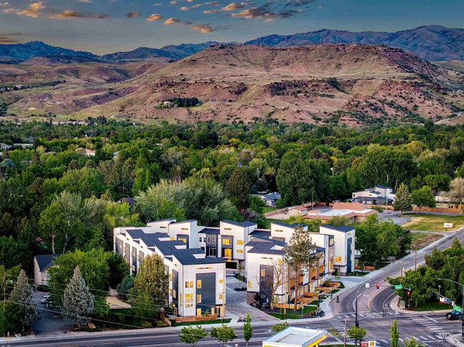2007 S Makar Ln, Townhouse with 3 bedrooms, 4 bathrooms and 2 parking in Boise ID | Image 44
