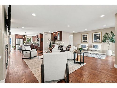 965 Krameria St, Denver, CO, 80220-4616 | Card Image
