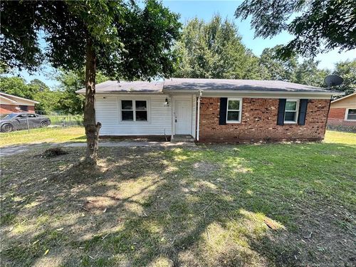 6539 Amanda Cir, Fayetteville, NC, 28304-5702 | Card Image