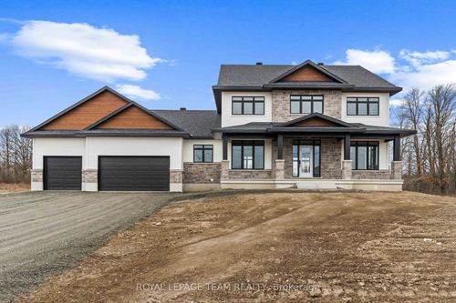 71 Hogan Dr, Mcnab/Braeside, ON, K7S | Card Image