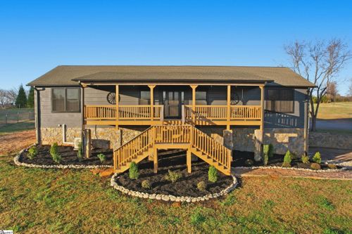 738 Stewart Gin Rd, Liberty, SC, 29657-9275 | Card Image