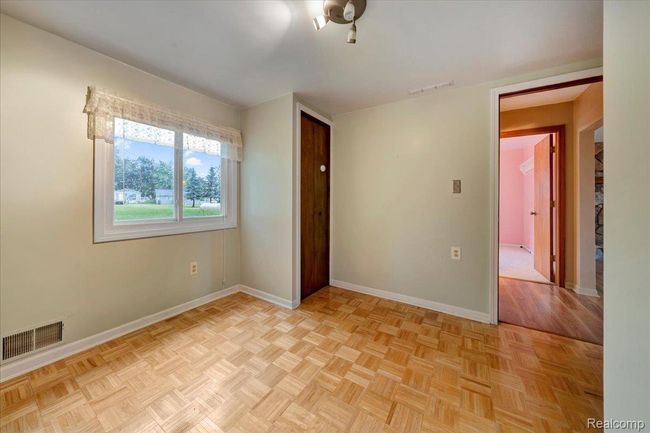 23-2898 E Lake Dr-31.jpg | Image 18