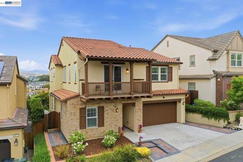 3871 Highpointe Ct, Dublin, CA, 94568-8818 | Card Image