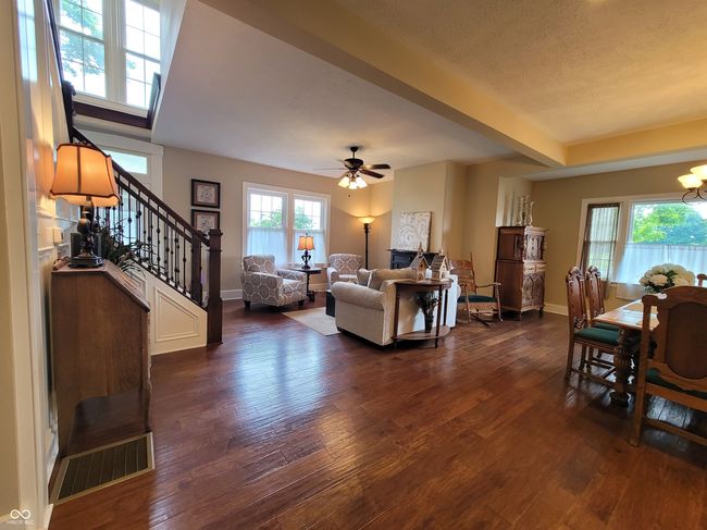 You can't get enough of this room! Great gathering place! | Image 13