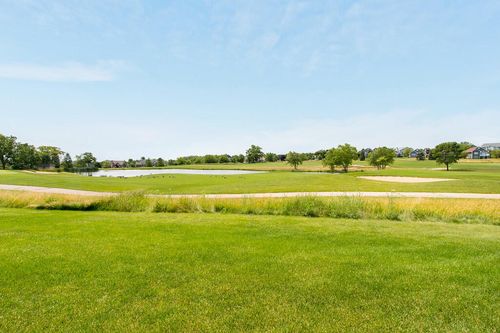 365 Foxwood Trl, Lake Geneva, WI, 53147-8401 | Card Image