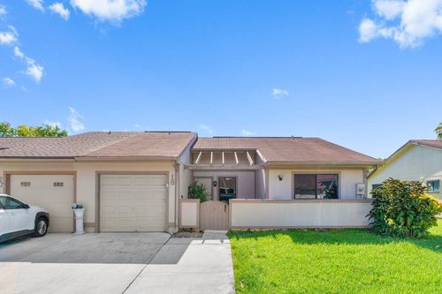 18 Winchmore Ln, Boynton Beach, FL, 33426-8104 | Card Image