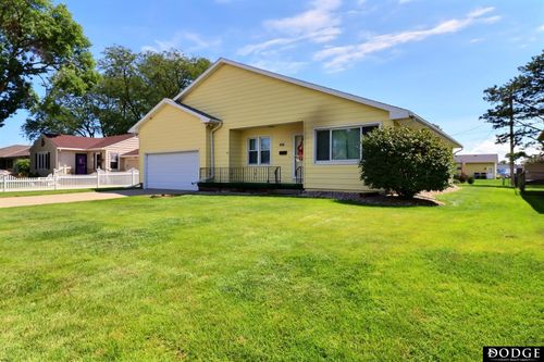 1917 E 9th St, Fremont, NE, 68025-4434 | Card Image