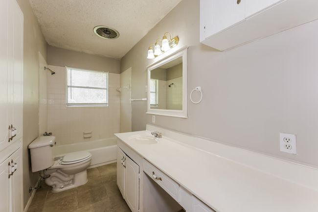 613 E University Ave, House other with 3 bedrooms, 2 bathrooms and null parking in Waxahachie TX | Image 13